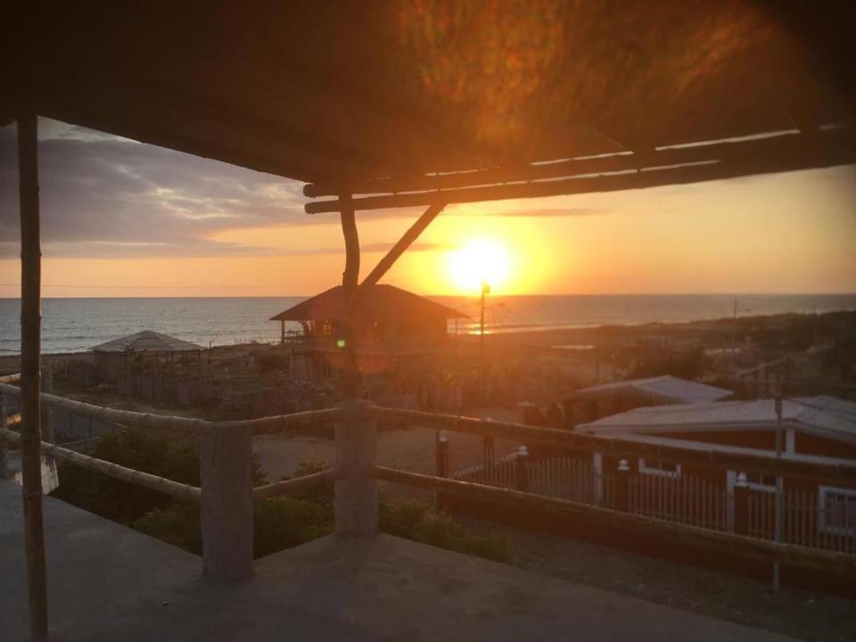 Hostal Puerto Engabao "El Surf Shelter" Eksteriør bilde